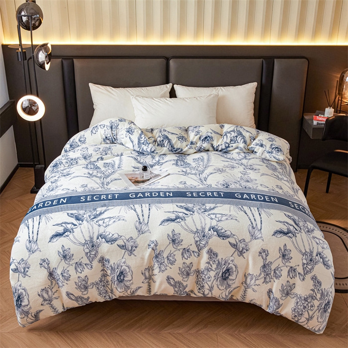 91家纺网 家纺一手货源 找家纺 董韵家纺 2025新款高克重全消光牛奶绒法莱绒金貂绒印花单品被套床裙四件套（提供买家秀） 青花瓷