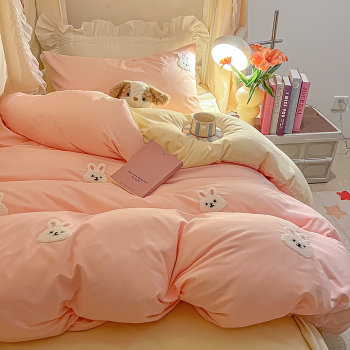 91家纺网 家纺一手货源 找家纺 2024新款水洗棉卡通小清新毛巾绣四件套宿舍三件套学生款 兔兔-奶油粉奶黄