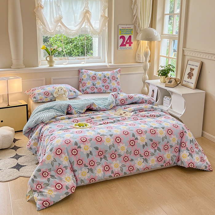 91家纺网 家纺一手货源 找家纺 居易简 2025新款水洗棉双层纱豆豆被加绒被子被芯直播豆豆绒被被子被芯冬被春秋被 海棠朵朵