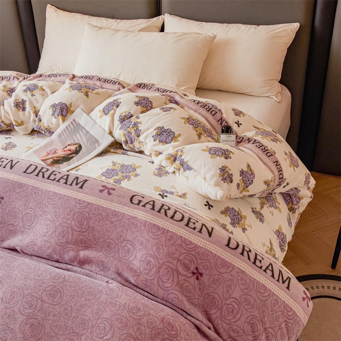 91家纺网 家纺一手货源 找家纺 董韵家纺 2025新款高克重全消光牛奶绒法莱绒金貂绒印花单品被套床裙四件套（提供买家秀） 幻想花园