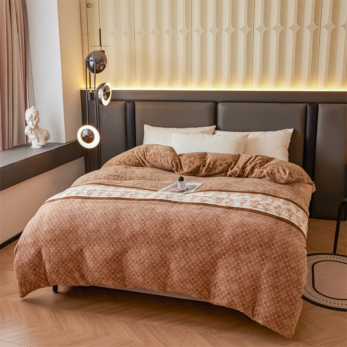 91家纺网 家纺一手货源 找家纺 董韵家纺 2025新款高克重全消光牛奶绒法莱绒金貂绒印花单品被套床裙四件套（提供买家秀） 蔷薇