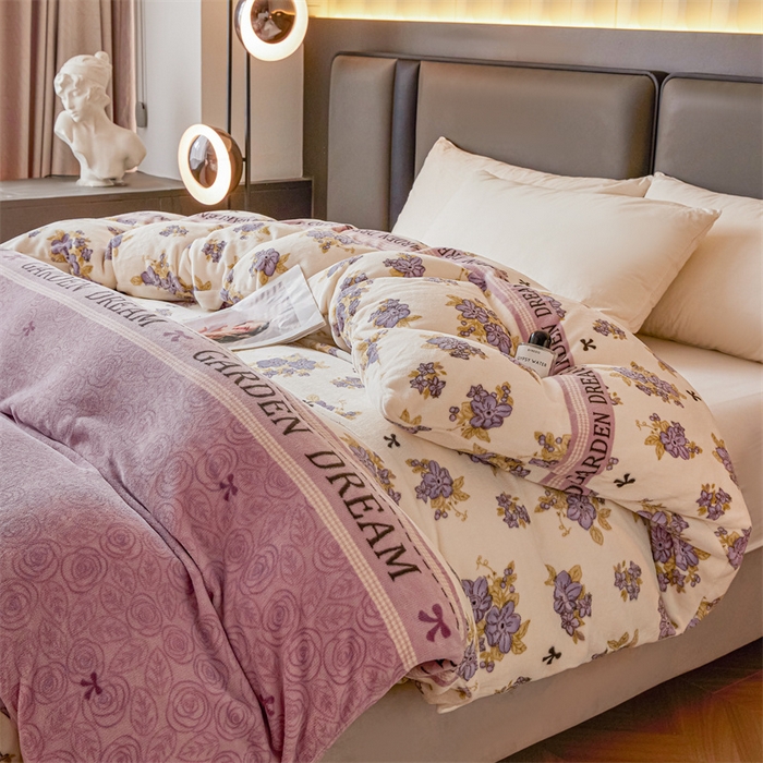 91家纺网 家纺一手货源 找家纺 董韵家纺 2025新款高克重全消光牛奶绒法莱绒金貂绒印花单品被套床裙四件套（提供买家秀） 幻想花园