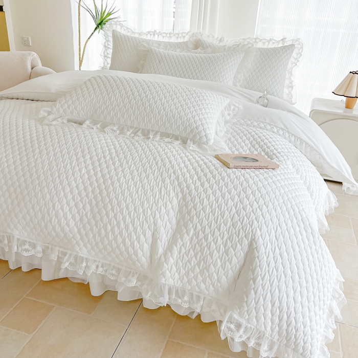 91家纺网 家纺一手货源 找家纺 2026新款法式高级芭蕾风重工刺绣蕾丝花边套件床盖床裙三件套四件套 芭蕾-白