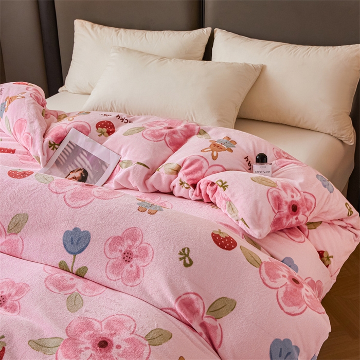 91家纺网 家纺一手货源 找家纺 董韵家纺 2025新款高克重全消光牛奶绒法莱绒金貂绒印花单品被套床裙四件套（提供买家秀） 钱兔似锦