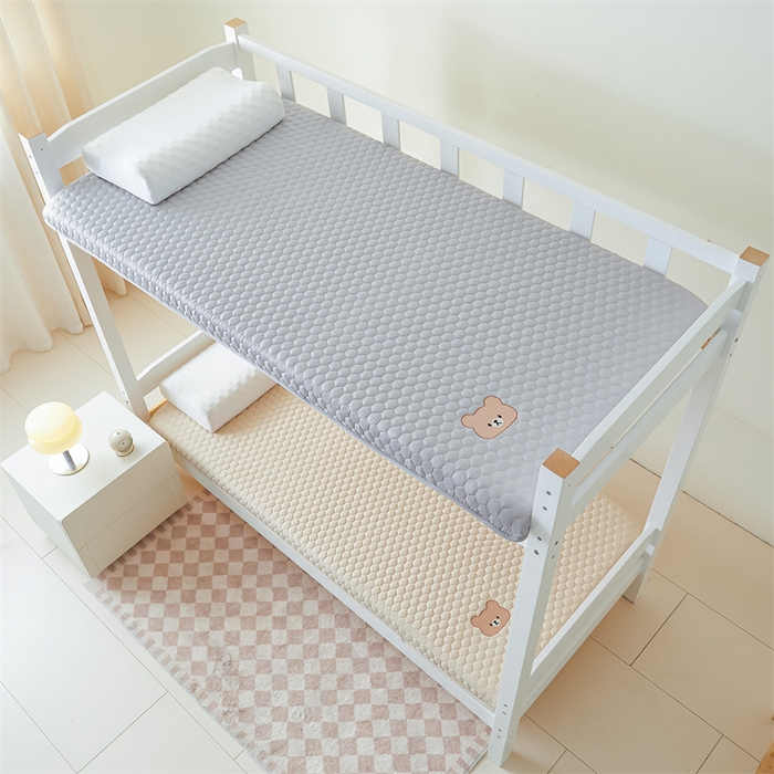 91家纺网 家纺一手货源 找家纺 布卢姆床垫 2025新款A类原棉小熊学生款大豆刺绣床垫 小熊-米黄-厚度4.5cm