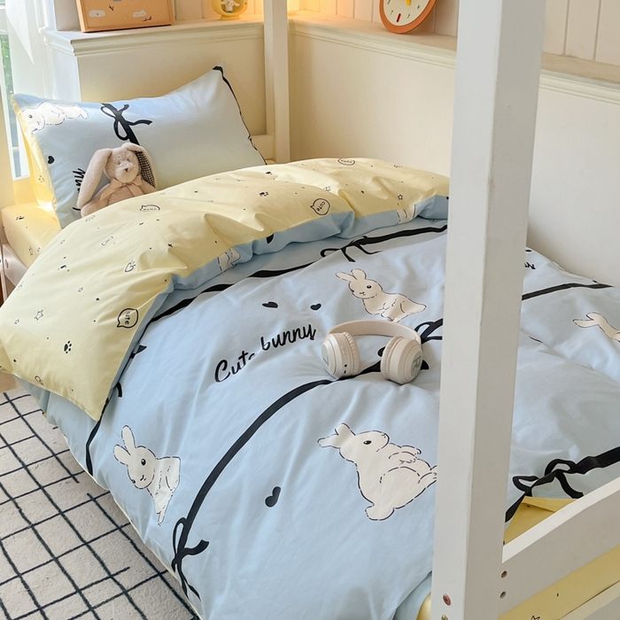 91家纺网 家纺一手货源 找家纺 吉象家纺 2025新款全棉印花款三件套 玉兔-浅蓝