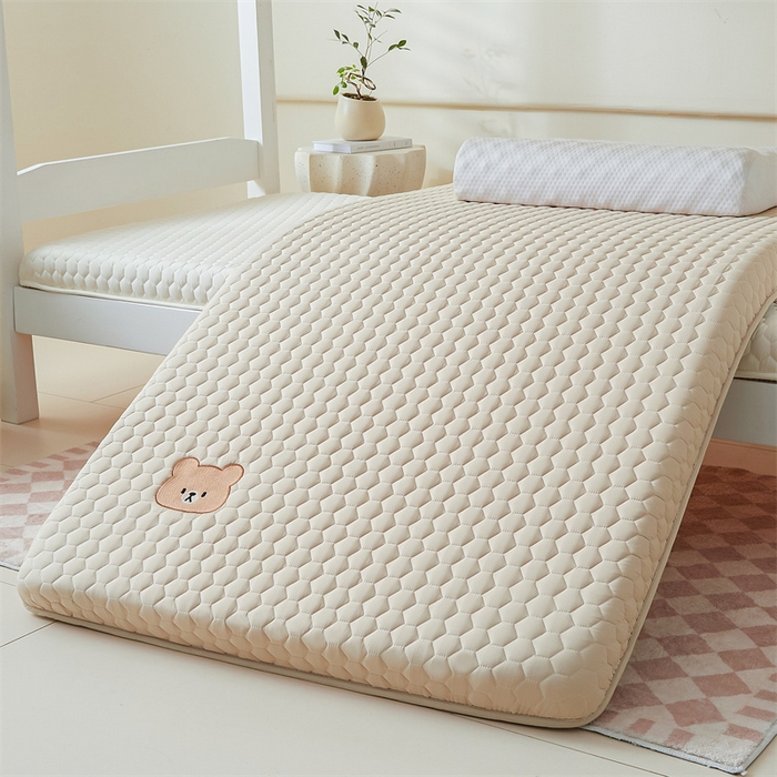 91家纺网 家纺一手货源 找家纺 布卢姆床垫 2025新款A类原棉小熊学生款大豆刺绣床垫 小熊-米黄-厚度4.5cm