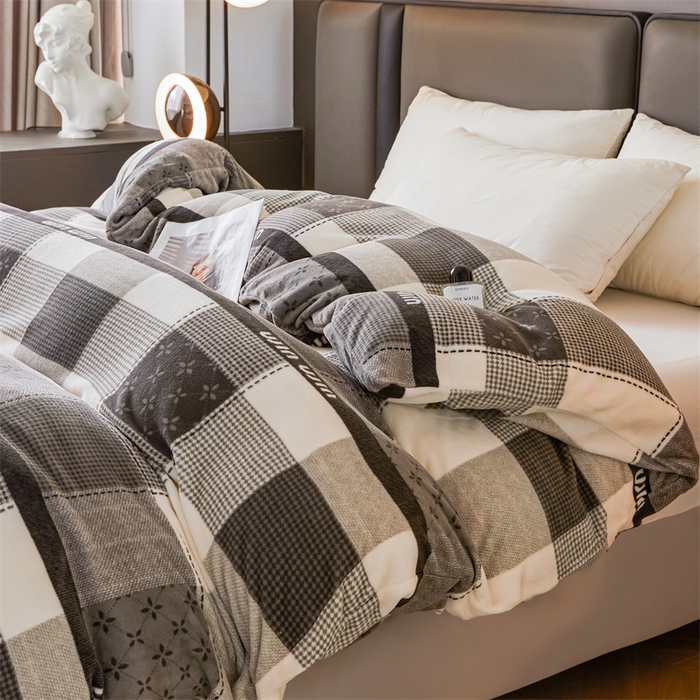 91家纺网 家纺一手货源 找家纺 董韵家纺 2025新款高克重全消光牛奶绒法莱绒金貂绒印花单品被套床裙四件套（提供买家秀） 方格灰