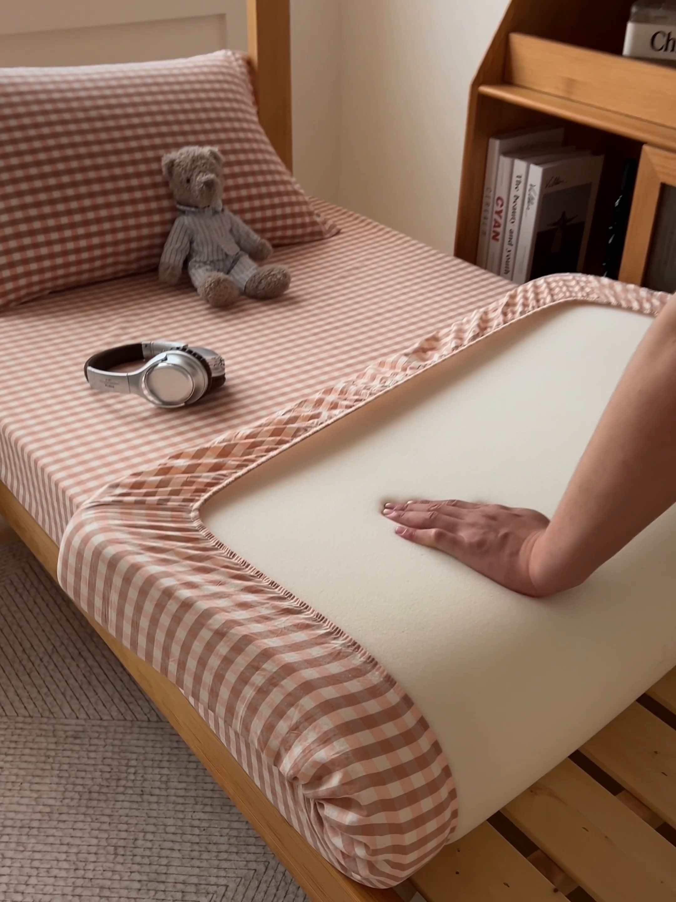 91家纺网 家纺一手货源 找家纺 九沐良品 新款全棉色织水洗棉学生三件套六件套大礼包 粉小格