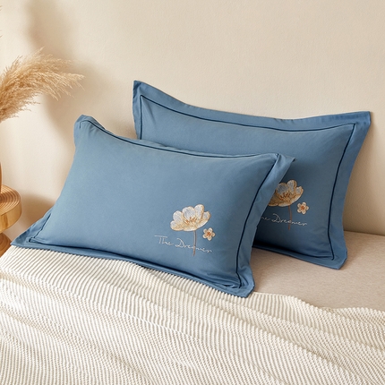 91家纺网 家纺一手货源 找家纺 （总）丰淘家纺 2024新款水洗棉刺绣一字荷枕套