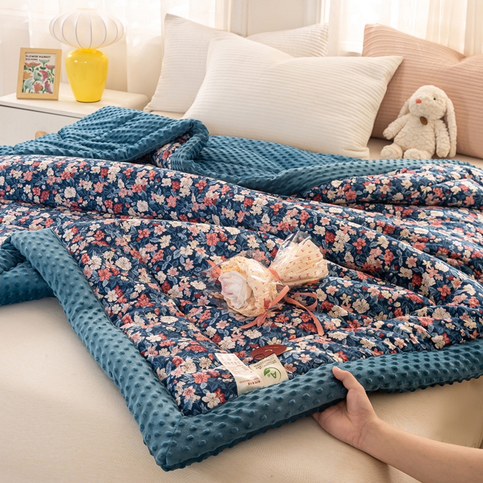 91家纺网 家纺一手货源 找家纺 锦鹭被业 2025新款全棉豆豆被系列 醉颜