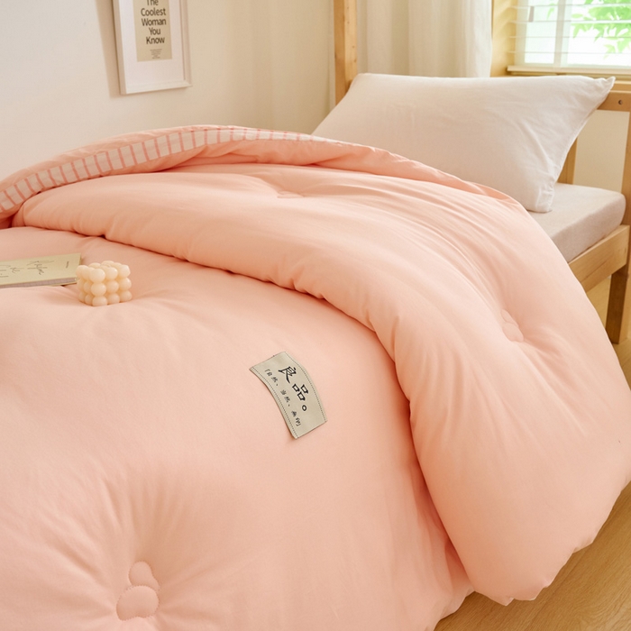 91家纺网 家纺一手货源 找家纺 子由家居 2024新款b类简约立体条纹学生季大豆被 条纹-浅粉