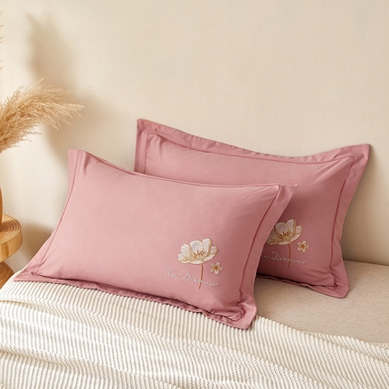 91家纺网 家纺一手货源 找家纺 （总）丰淘家纺 2024新款水洗棉刺绣一字荷枕套
