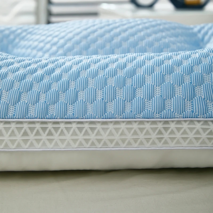 91家纺网 家纺一手货源 找家纺 佳尚枕芯 2025新款夏季天冰丝凉感冰豆豆护颈按摩枕头枕芯 凉感护颈枕蓝色48x74cm/只