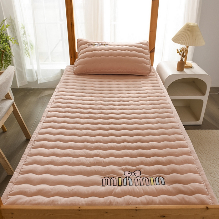 91家纺网 家纺一手货源 找家纺 恋绒家纺 2025新款刺绣款床垫学生床垫床褥宿舍上下铺床护垫 mini-湘妃玉