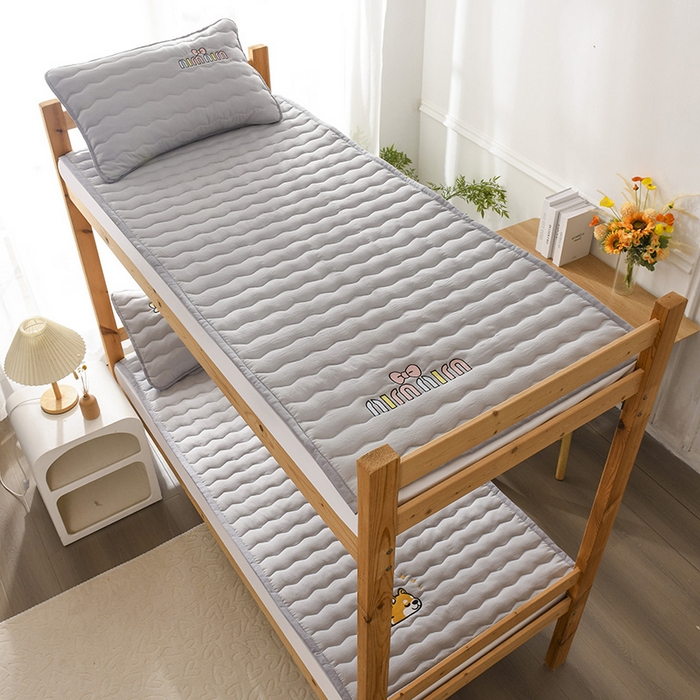 91家纺网 家纺一手货源 找家纺 恋绒家纺 2025新款刺绣款床垫学生床垫床褥宿舍上下铺床护垫 mini-奥丁灰