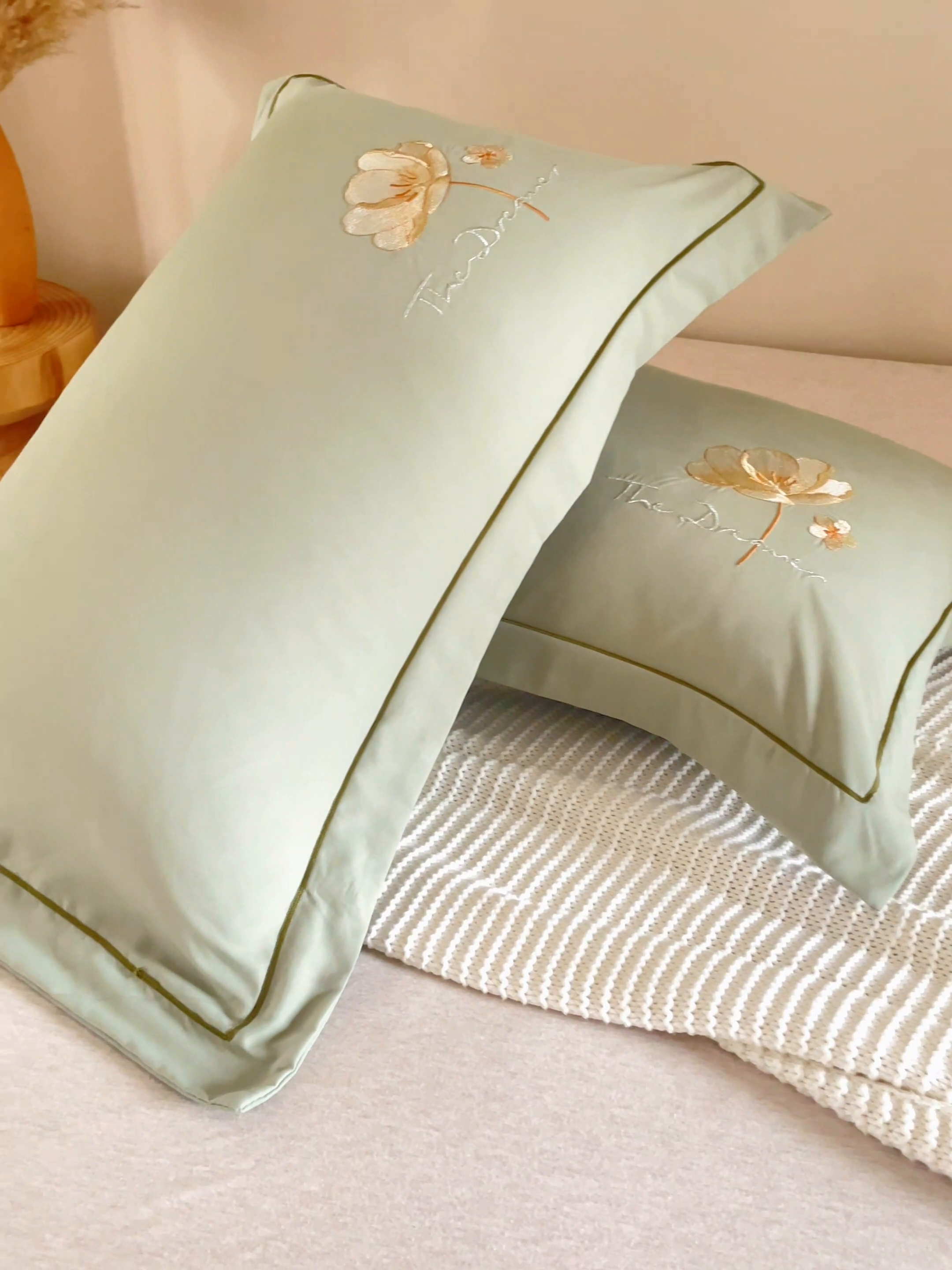 91家纺网 家纺一手货源 找家纺 （总）丰淘家纺 2024新款水洗棉刺绣一字荷枕套