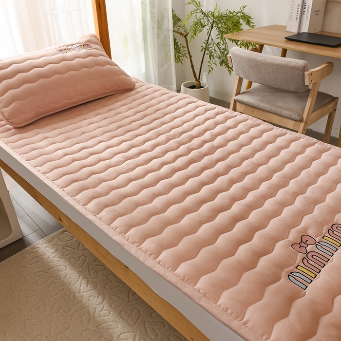 91家纺网 家纺一手货源 找家纺 恋绒家纺 2025新款刺绣款床垫学生床垫床褥宿舍上下铺床护垫 mini-湘妃玉