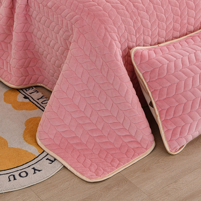 91家纺网 家纺一手货源 找家纺 金艾草 2024新款高克重牛奶绒床垫床盖双面使用 胭脂粉