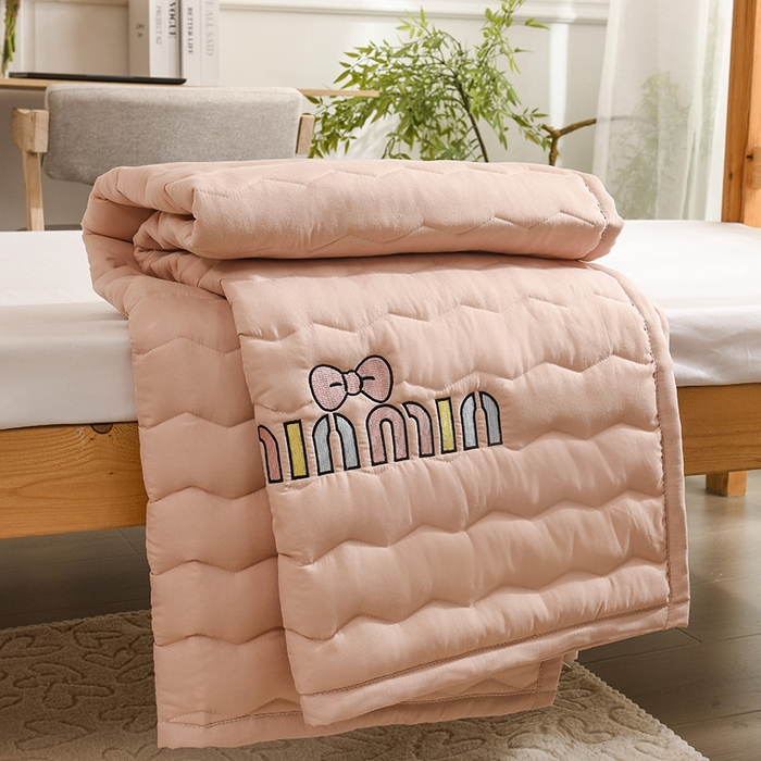 91家纺网 家纺一手货源 找家纺 恋绒家纺 2025新款刺绣款床垫学生床垫床褥宿舍上下铺床护垫 mini-湘妃玉