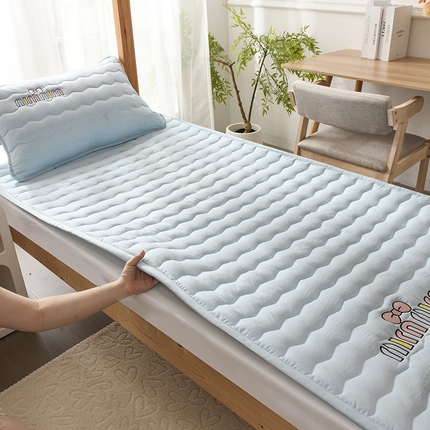 91家纺网 家纺一手货源 找家纺 （总）恋绒家纺 2025新款刺绣款床垫学生床垫床褥宿舍上下铺床护垫