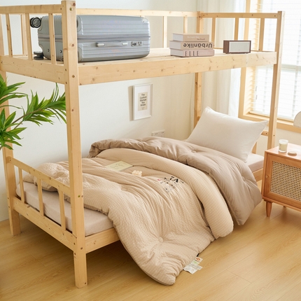 91家纺网 家纺一手货源 找家纺 子由家居 2024新款b类泡泡格7A抗菌学生季大豆被 泡泡学生被-驼色