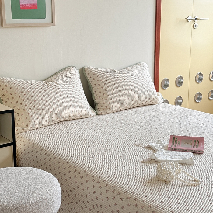 91家纺网 家纺一手货源 找家纺 琳可家居 2024新款印花款13070双面全棉砂洗床盖三件套 点点玫瑰