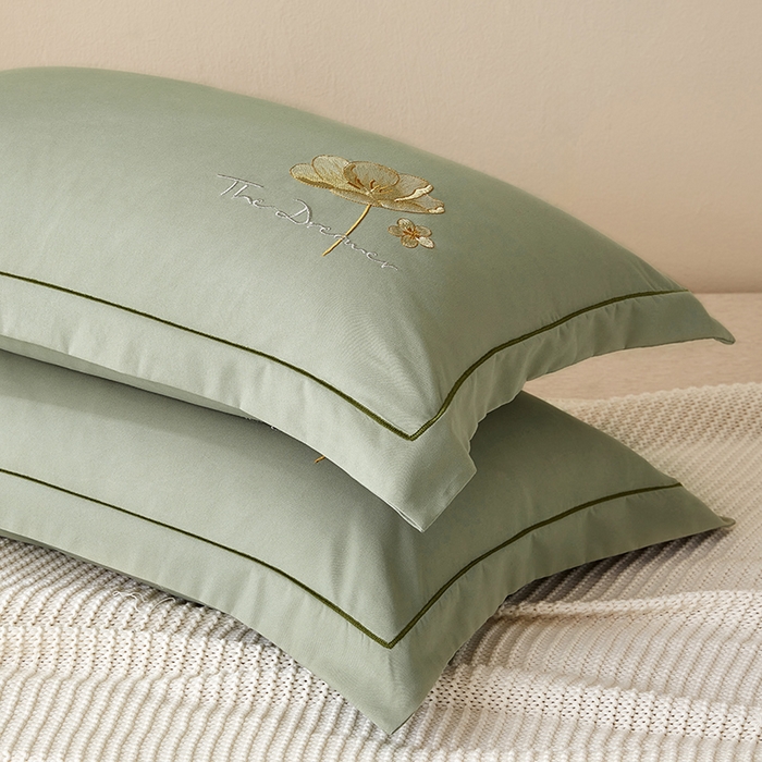 91家纺网 家纺一手货源 找家纺 （总）丰淘家纺 2024新款水洗棉刺绣一字荷枕套