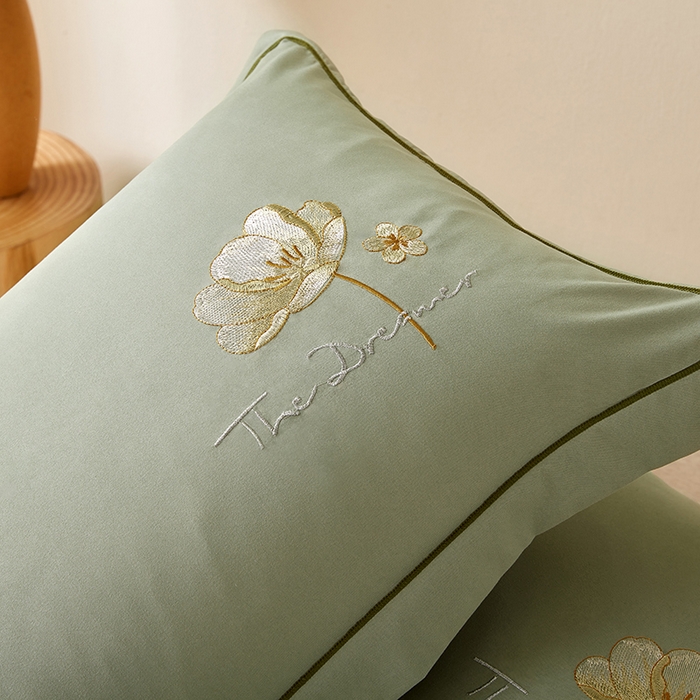 91家纺网 家纺一手货源 找家纺 （总）丰淘家纺 2024新款水洗棉刺绣一字荷枕套