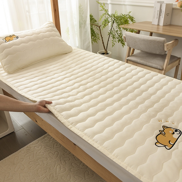 91家纺网 家纺一手货源 找家纺 恋绒家纺 2025新款刺绣款床垫学生床垫床褥宿舍上下铺床护垫 柯基KJ-象牙白