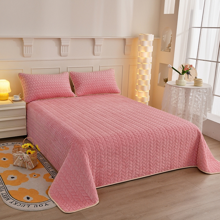 91家纺网 家纺一手货源 找家纺 金艾草 2024新款高克重牛奶绒床垫床盖双面使用 胭脂粉