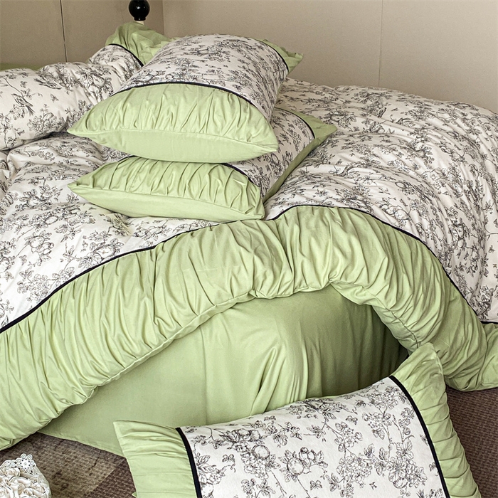 91家纺网 家纺一手货源 找家纺 一左一右 2024秋冬新款法式复古印花褶皱花边水洗磨毛四件套-场景一（提供买家秀） 清新绿