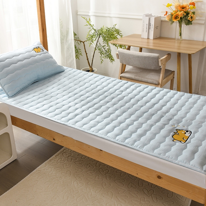 91家纺网 家纺一手货源 找家纺 恋绒家纺 2025新款刺绣款床垫学生床垫床褥宿舍上下铺床护垫 柯基KJ-天空蓝