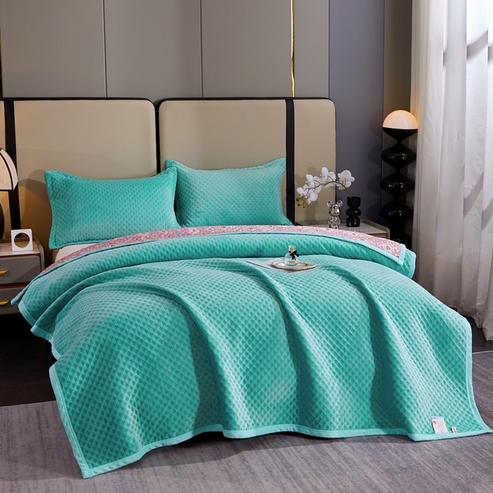 91家纺网 家纺一手货源 找家纺 晶缦家纺 2024新款华夫格牛奶绒床盖三件套 华夫格-翠绿