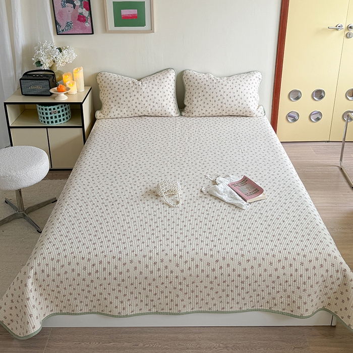 91家纺网 家纺一手货源 找家纺 琳可家居 2024新款印花款13070双面全棉砂洗床盖三件套 点点玫瑰