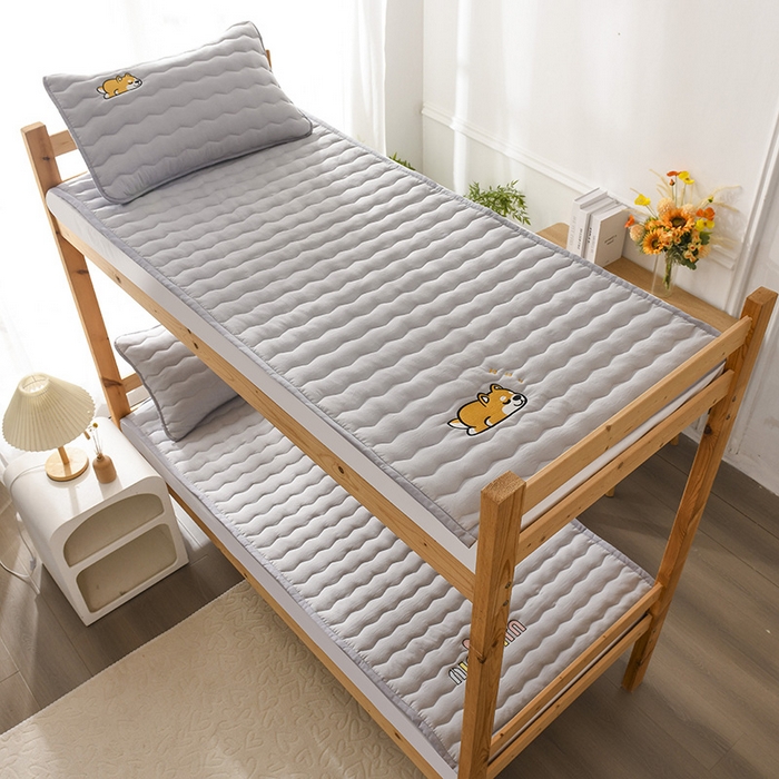 91家纺网 家纺一手货源 找家纺 恋绒家纺 2025新款刺绣款床垫学生床垫床褥宿舍上下铺床护垫 柯基KJ-奥丁灰