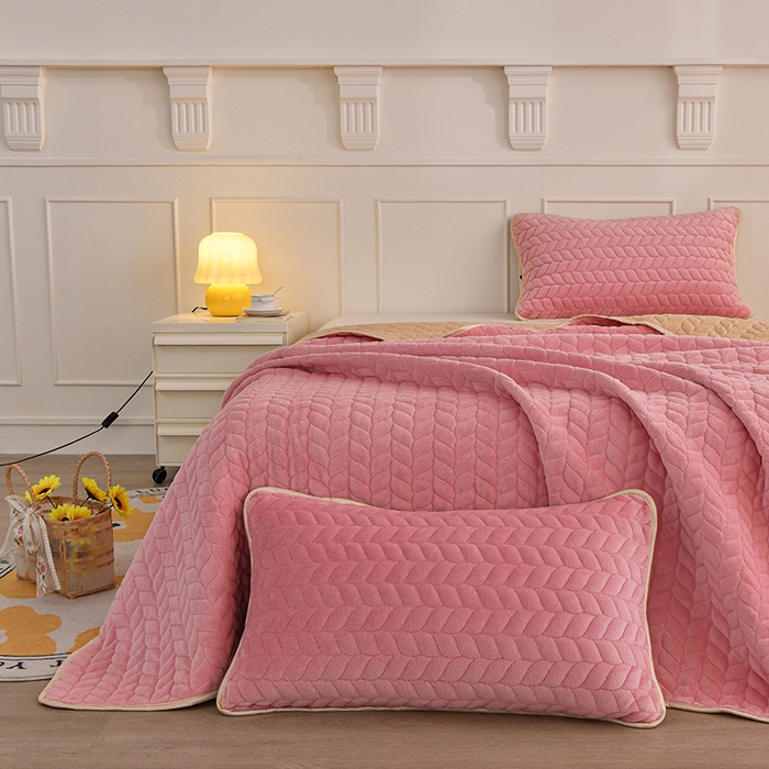 91家纺网 家纺一手货源 找家纺 金艾草 2024新款高克重牛奶绒床垫床盖双面使用 胭脂粉