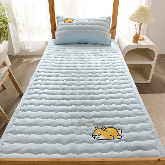 91家纺网 家纺一手货源 找家纺 恋绒家纺 2025新款刺绣款床垫学生床垫床褥宿舍上下铺床护垫 柯基KJ-天空蓝