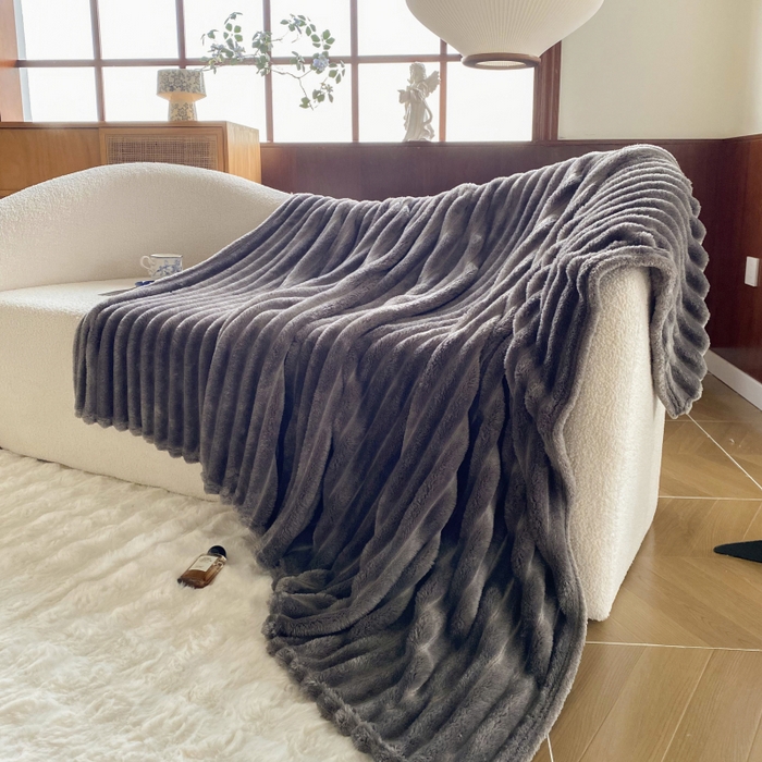 91家纺网 家纺一手货源 找家纺 潮邦创意家居 2025双面340G 4.5公分大抽条立体绒毯毛毯盖毯可供跨境电商可压缩  宽条极光灰