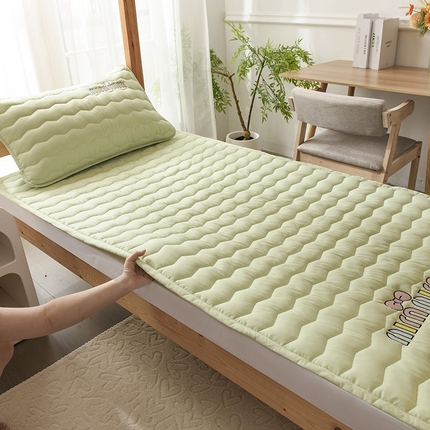 91家纺网 家纺一手货源 找家纺 （总）恋绒家纺 2025新款刺绣款床垫学生床垫床褥宿舍上下铺床护垫