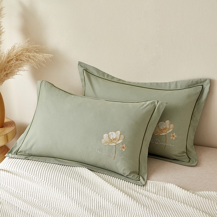 91家纺网 家纺一手货源 找家纺 （总）丰淘家纺 2024新款水洗棉刺绣一字荷枕套