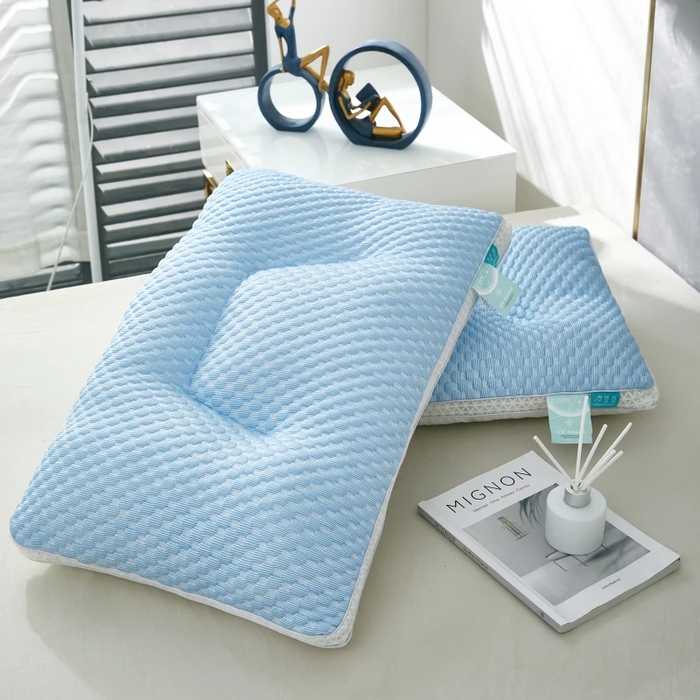 91家纺网 家纺一手货源 找家纺 佳尚枕芯 2025新款夏季天冰丝凉感冰豆豆护颈按摩枕头枕芯 凉感护颈枕蓝色48x74cm/只