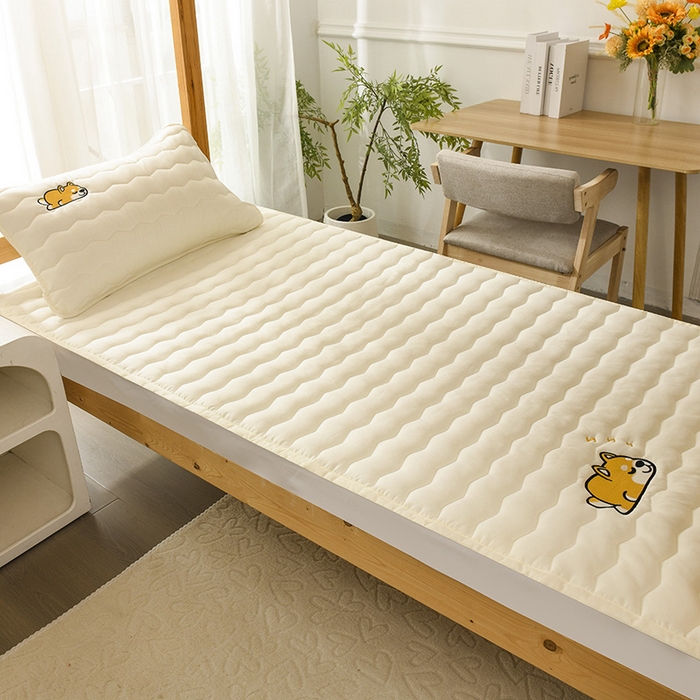 91家纺网 家纺一手货源 找家纺 恋绒家纺 2025新款刺绣款床垫学生床垫床褥宿舍上下铺床护垫 柯基KJ-象牙白