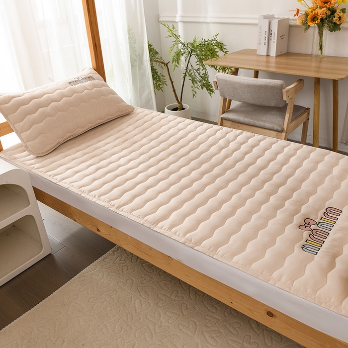 91家纺网 家纺一手货源 找家纺 恋绒家纺 2025新款刺绣款床垫学生床垫床褥宿舍上下铺床护垫 mini-奶油杏