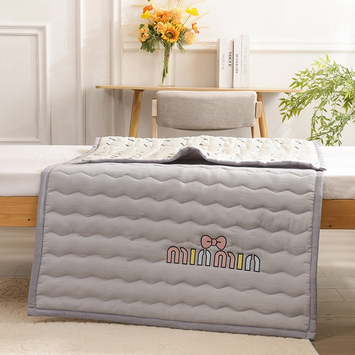 91家纺网 家纺一手货源 找家纺 恋绒家纺 2025新款刺绣款床垫学生床垫床褥宿舍上下铺床护垫 mini-奥丁灰