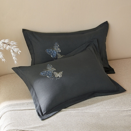 91家纺网 家纺一手货源 找家纺 （总）丰淘家纺 2024新款水洗棉刺绣羽蝶枕套