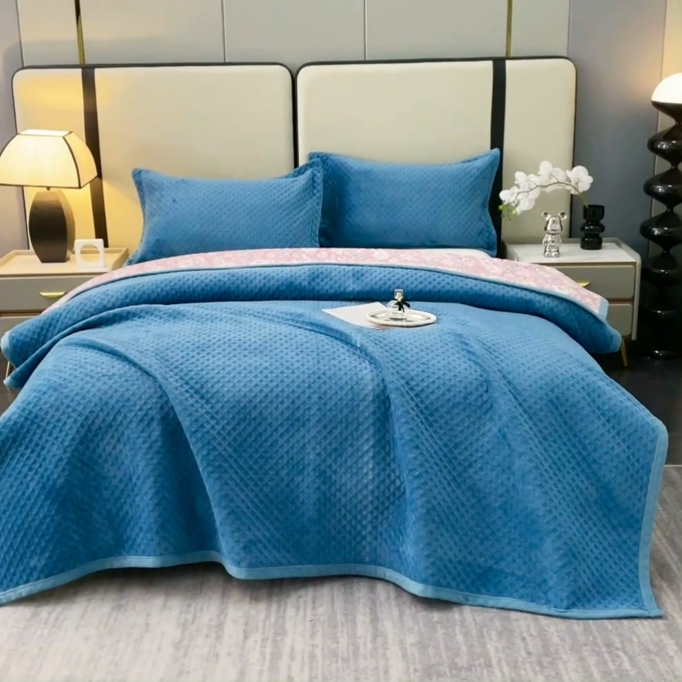 91家纺网 家纺一手货源 找家纺 （总）2025新款AB面高克重纯色华夫格床盖高密度牛奶绒床盖三件套 冬季加厚绗缝夹棉床单榻榻米垫子毛毯盖毯