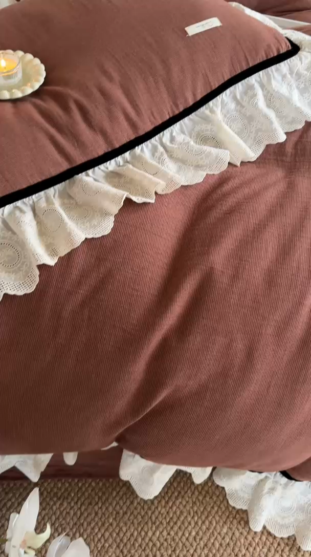 91家纺网 家纺一手货源 找家纺 （总）玛奇朵 2024新品法式复古重工刺绣蕾丝花边款色织双层纱-卡瑟琳