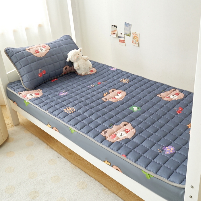 91家纺网 家纺一手货源 找家纺 迪乐妮 2024新款单人床水洗棉夹棉加厚床笠（印花系列） 灰熊