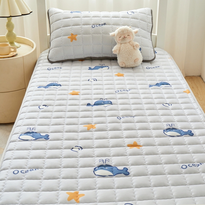 91家纺网 家纺一手货源 找家纺 卡派 2024新款单人床水洗棉夹棉加厚床笠（印花系列） 小海豚